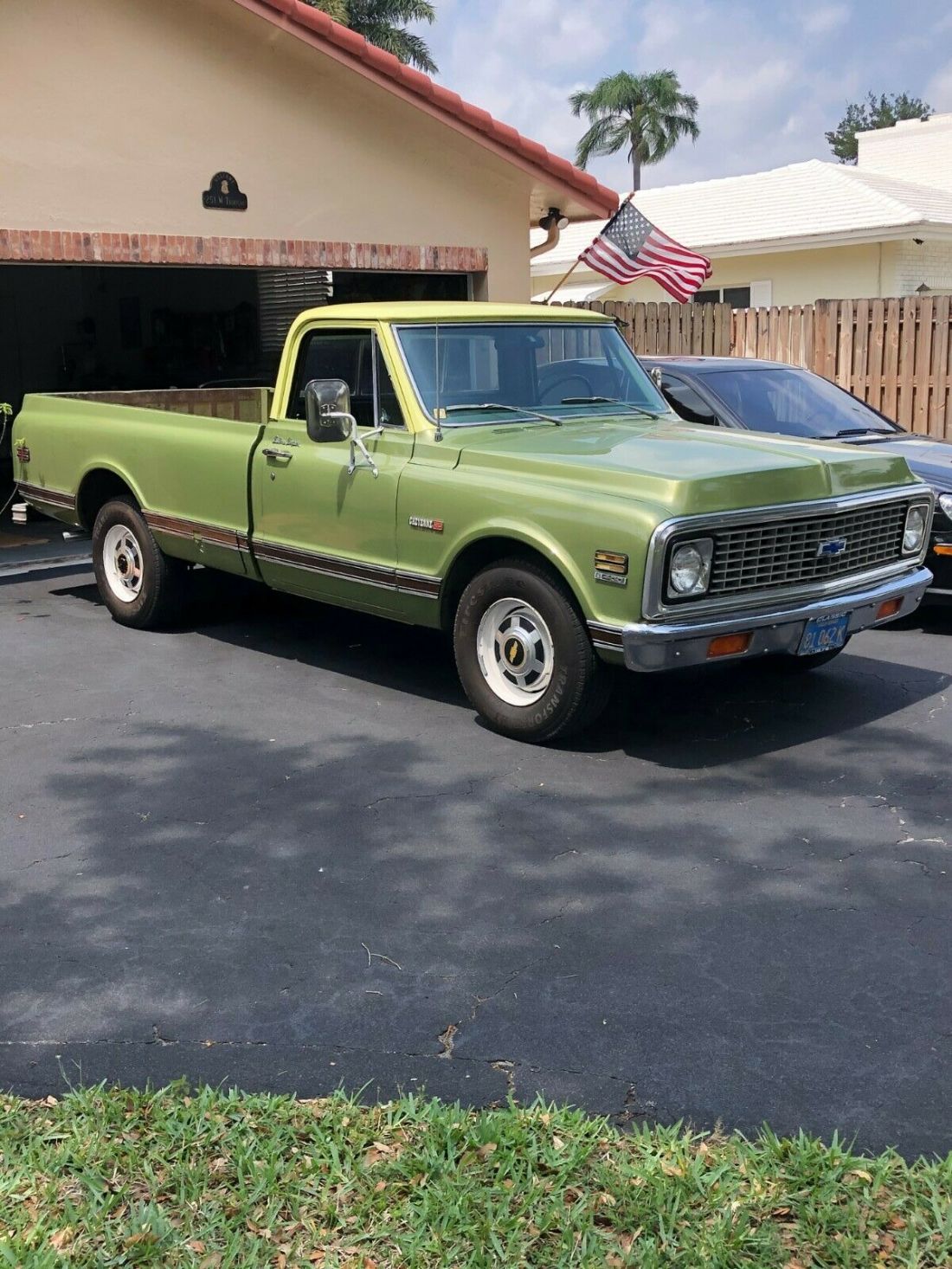 1972 Chevrolet C20 Cheyenne/Custom Camper