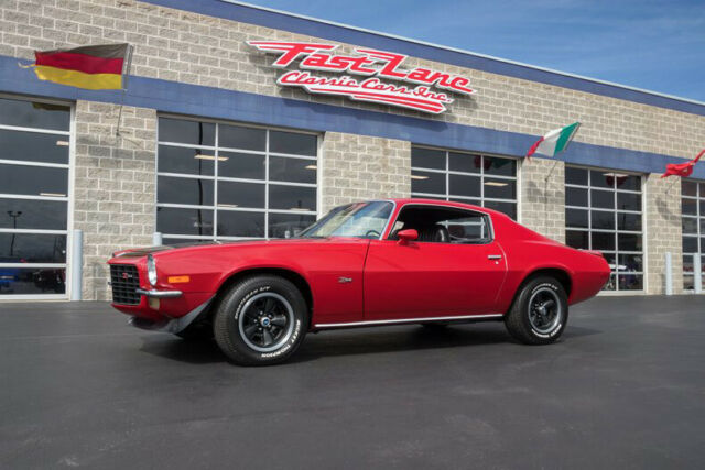 1972 Chevrolet Camaro Z28 Numbers Matching 350 / 4-Speed Manual Transmission 1972 Chevrolet Camaro Z28 w/ 4 Speed