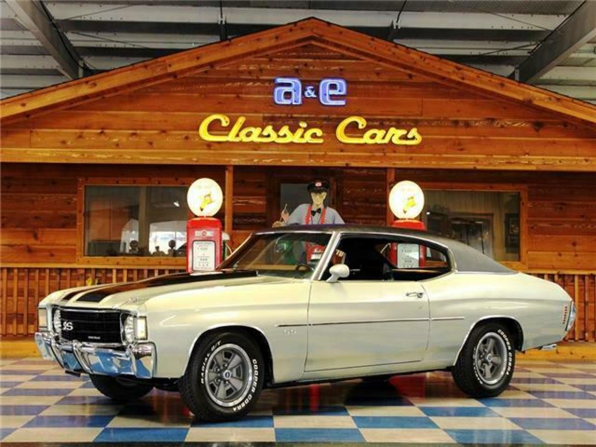 1972 Chevrolet Chevelle – Pewter Silver / Black 1972 Chevrolet Chevelle 383 Cui / 700R4