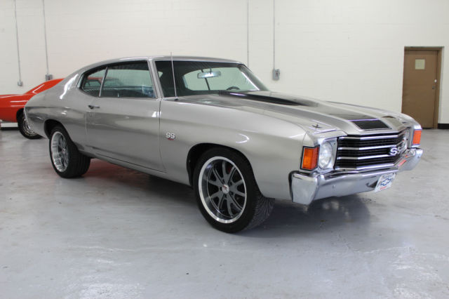 1972 Chevrolet Chevelle SS Clone 454 Auto Buckets B & M Wheels Disc Exhaust 1972 Chevrolet Chevelle SS Clone Disc Brakes Power Steering CD Player RIMS