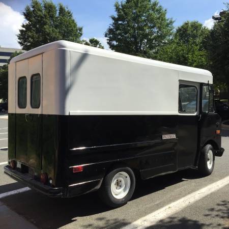 1972 Chevrolet P10 Step Van - photo 4