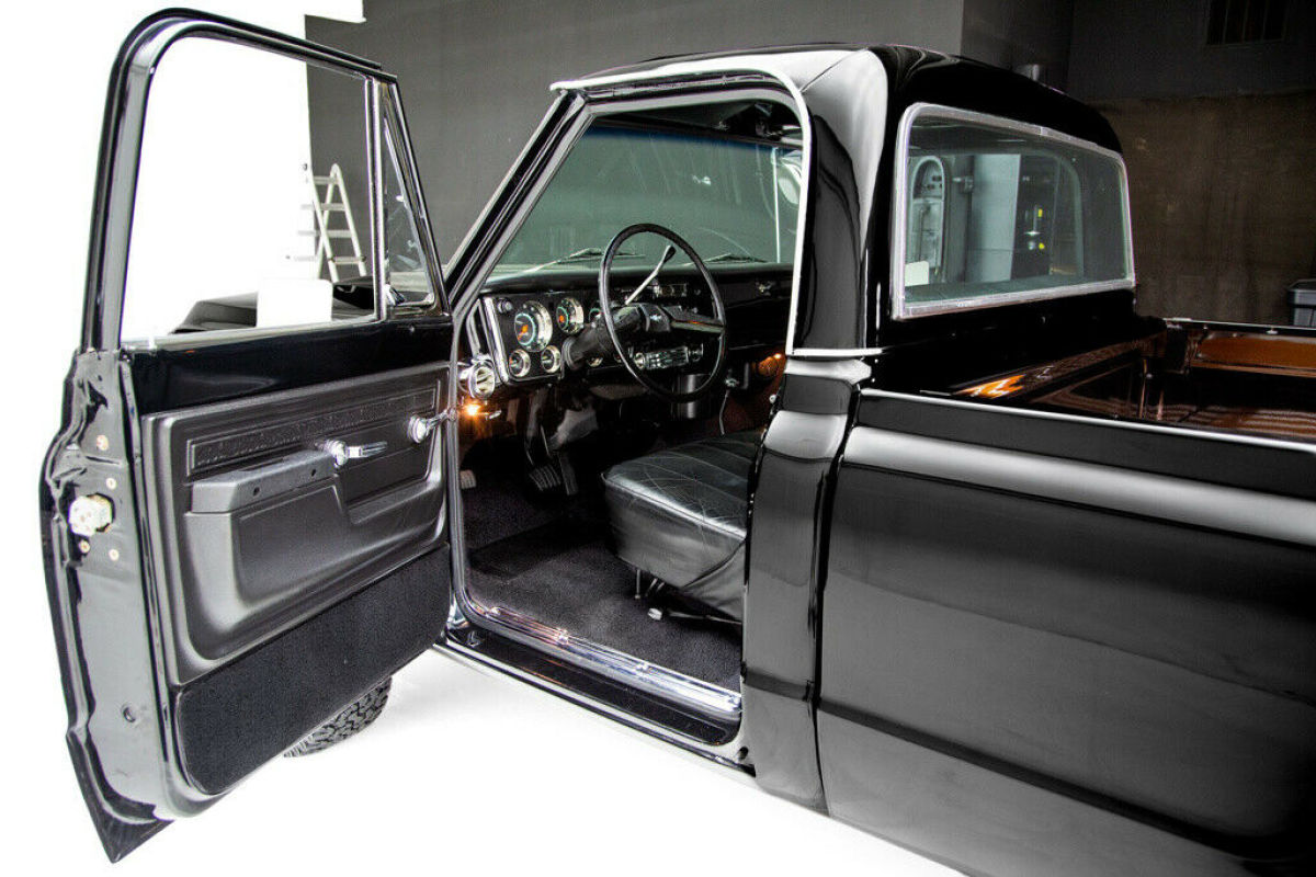 1972 Chevrolet Pickup Frame Off K10 4WD Auto AC - photo 10