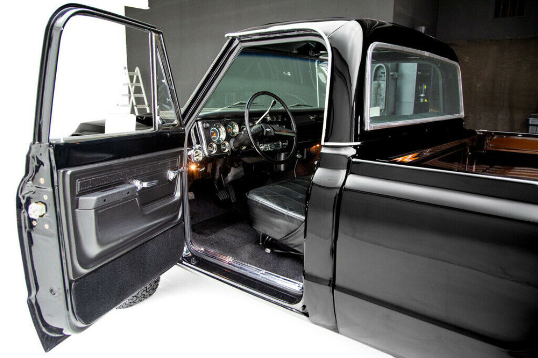 1972 Chevrolet Pickup Frame Off K10 4WD Auto AC - photo 10