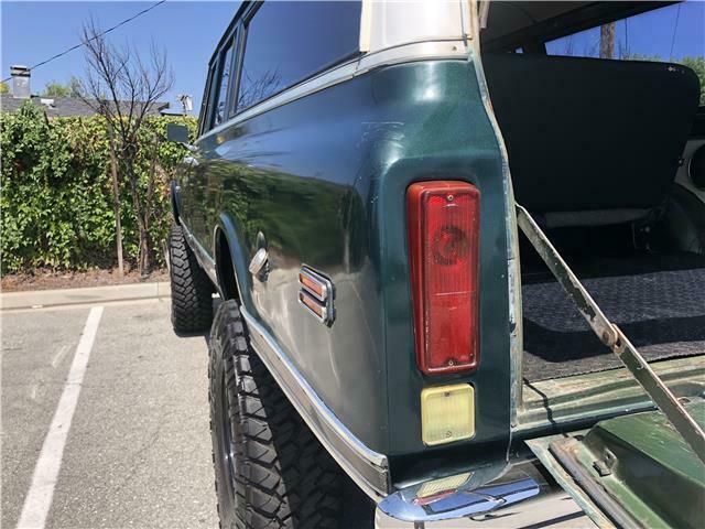 1972 Chevrolet Suburban Custom Deluxe - photo 4