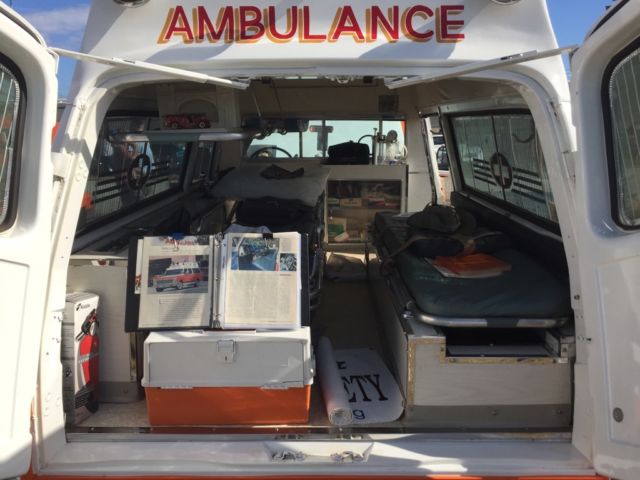 1972 Chevrolet Suburban Ambulance - photo 3