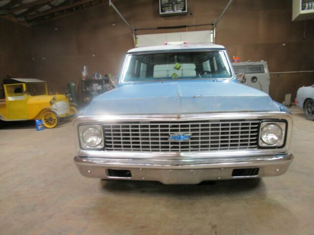 1972 Chevrolet Suburban -- - photo 2