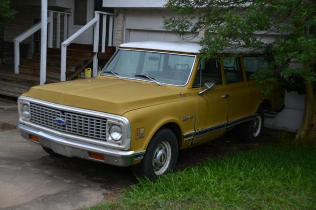 1972 Chevrolet Suburban Custom 20 C20 Not Running Rusty Project or for Parts 1972 Chevrolet Suburban Custom 20
