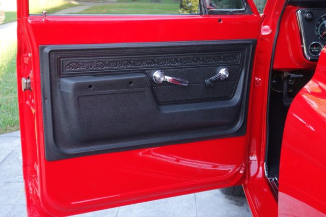 1972 Chevrolet Suburban - photo 11