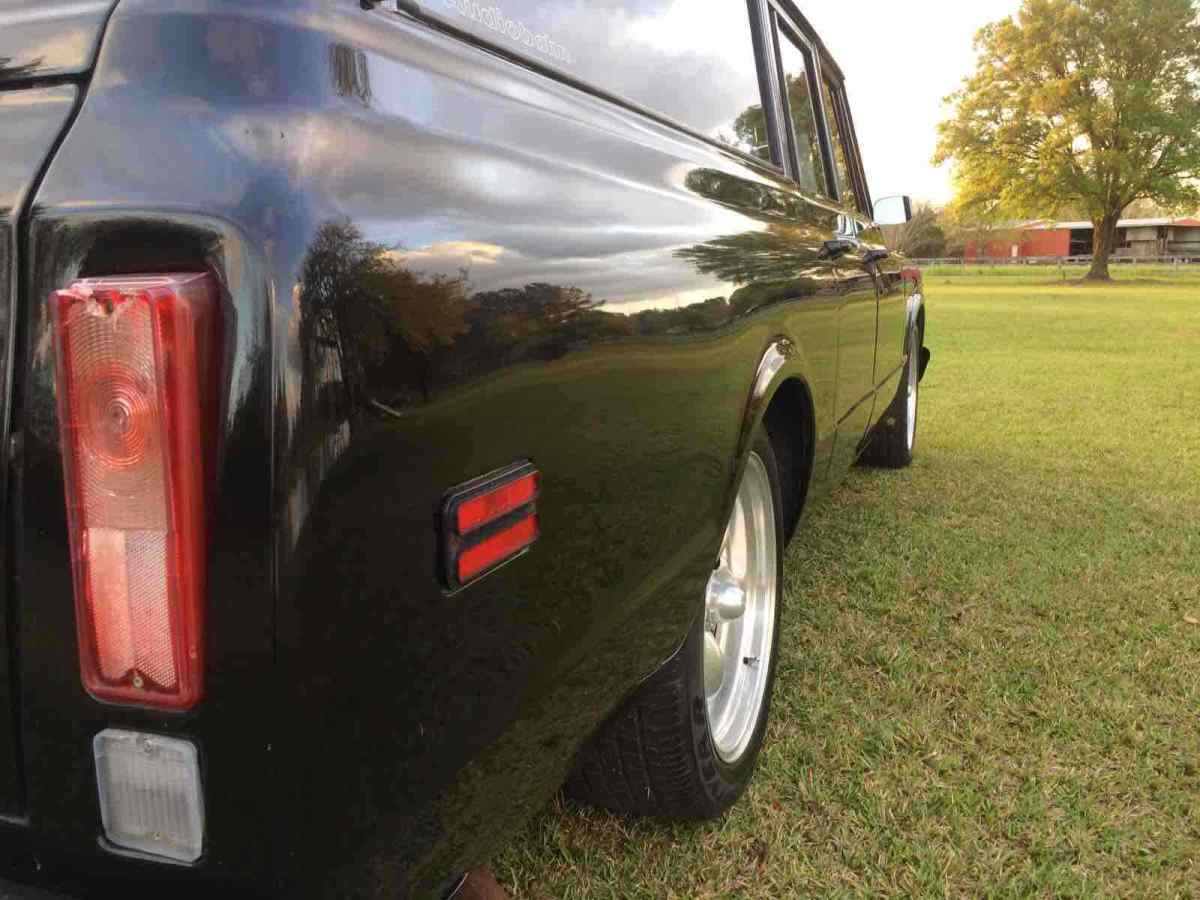 1972 Chevrolet Suburban - photo 12