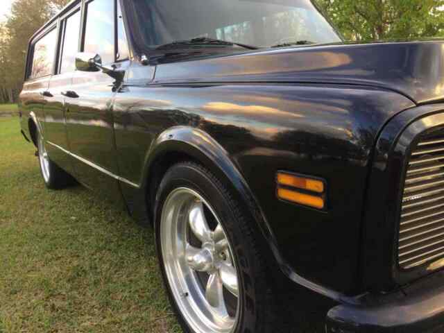 1972 Chevrolet Suburban - photo 9