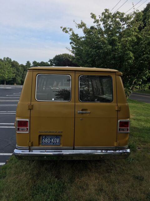 1972 Chevrolet Van 350 1/2 ton sport van - photo 4
