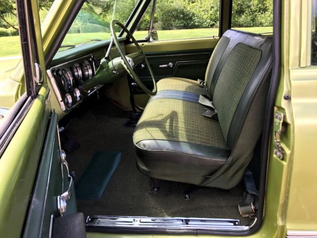 1972 Chevrolet Suburban Custom DLX - photo 10