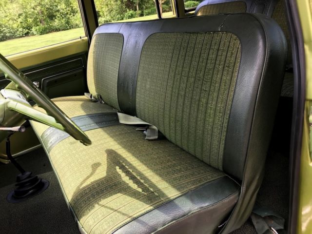 1972 Chevrolet Suburban Custom DLX - photo 11