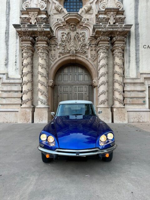 1972 Citroen DS21 Sedan Blue FWD Manual 1972 Citroen DS21