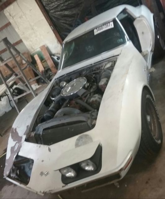 1972 CORVETTE WITH MINOR FRONT END DAMAGE-350 AUTO-RUNS AND YARD DRIVES 1972 Chevrolet Corvette