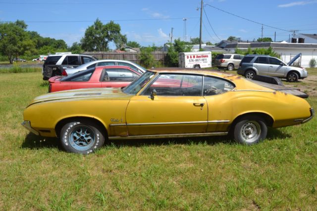 1972 Cutlass S Oldmobiles Rocket 350ci V8, TH350 Automatic, Parts or Builder 1972 Oldsmobile Cutlass