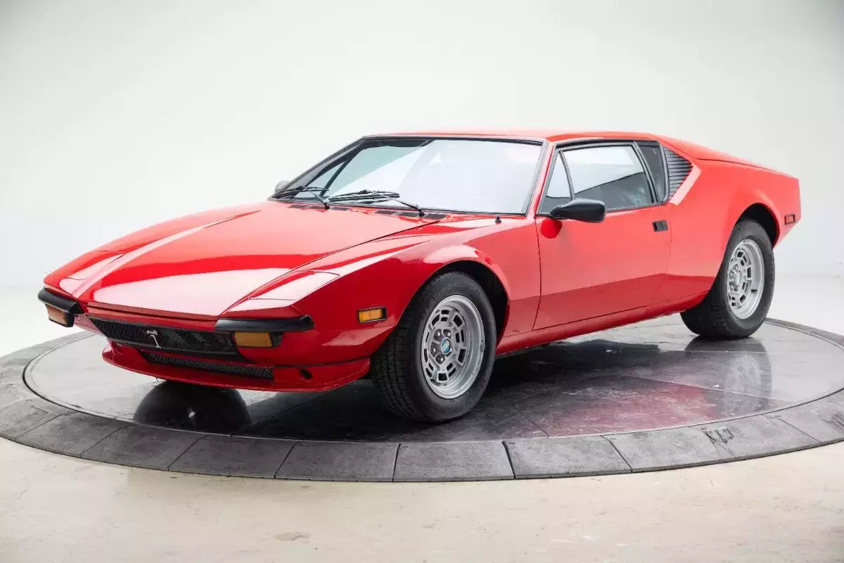 1972 De Tomaso Pantera V8 5.7L 5-Speed Coupe Red 1972 De Tomaso Pantera