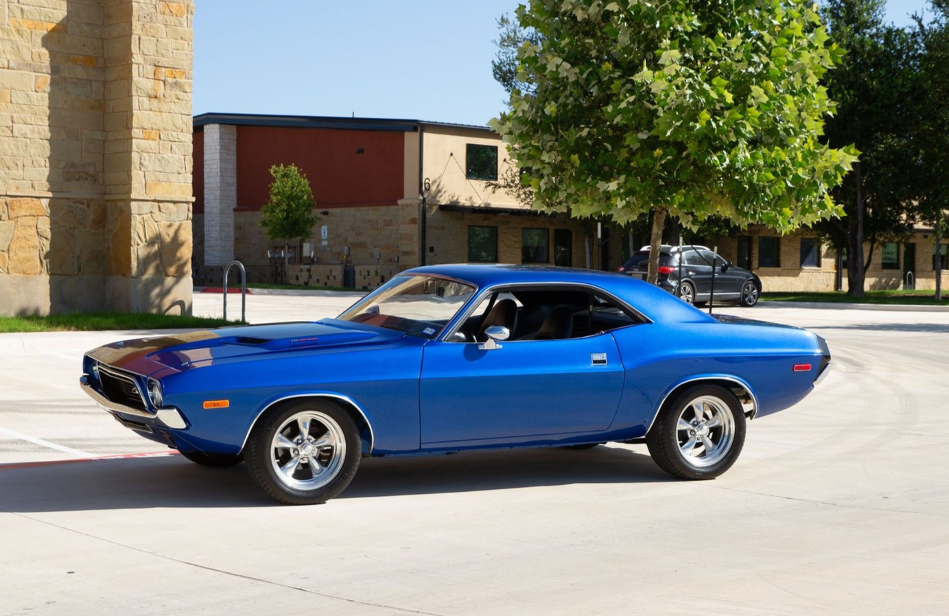 1972 Dodge Challenger 340 V8 Restored Muscle Car - photo 3