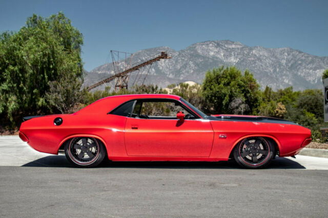 1972 Dodge Challenger High End Custom Resto-Mod - photo 6