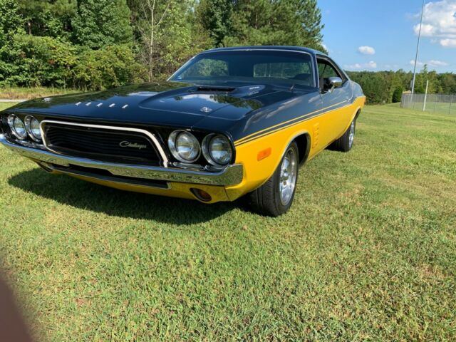 1972 Dodge Challenger - photo 2