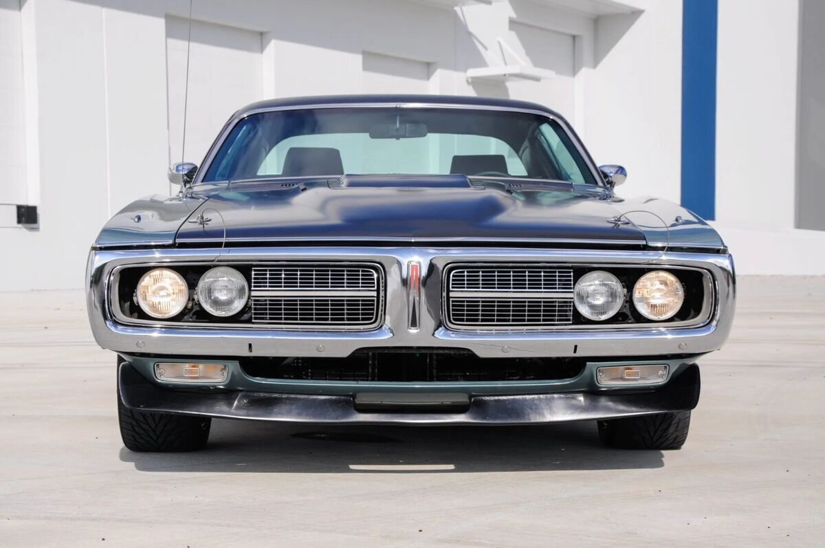 1972 Dodge Charger 5-Speed 5.9-Liter Magnum V8 1972 Dodge Charger