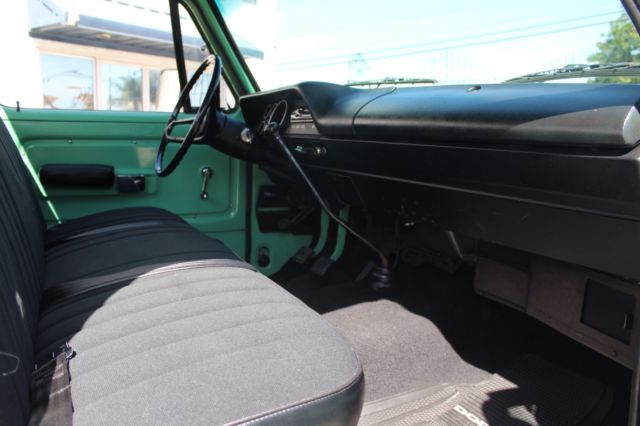 1972 Dodge D100 - photo 4