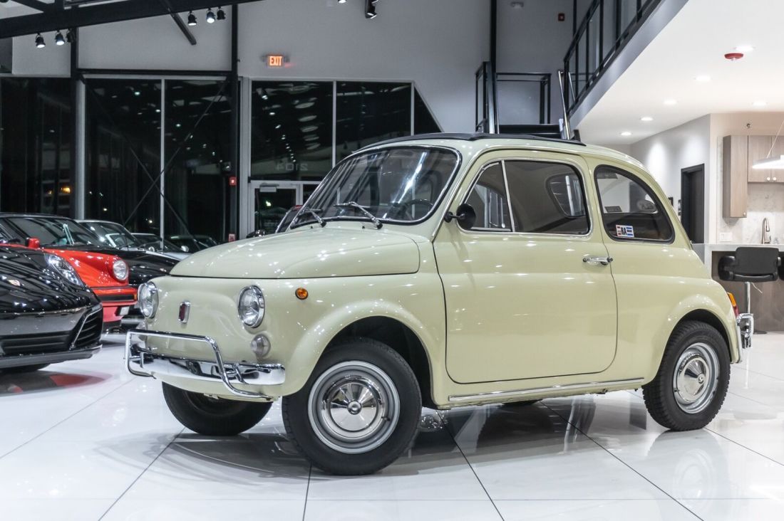 1972 Fiat 500L FULLY RESTORED! RAGTOP ROOF! LUSSO PKG! - photo 2