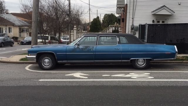 1972 Firemist Blue Cadillac Fleetwood limousine daily driver or project vehicle 1972 Cadillac Fleetwood