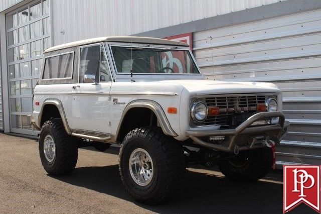 1972 Ford Bronco 30,033 Miles White-Light Gold 1972 Ford Bronco --
