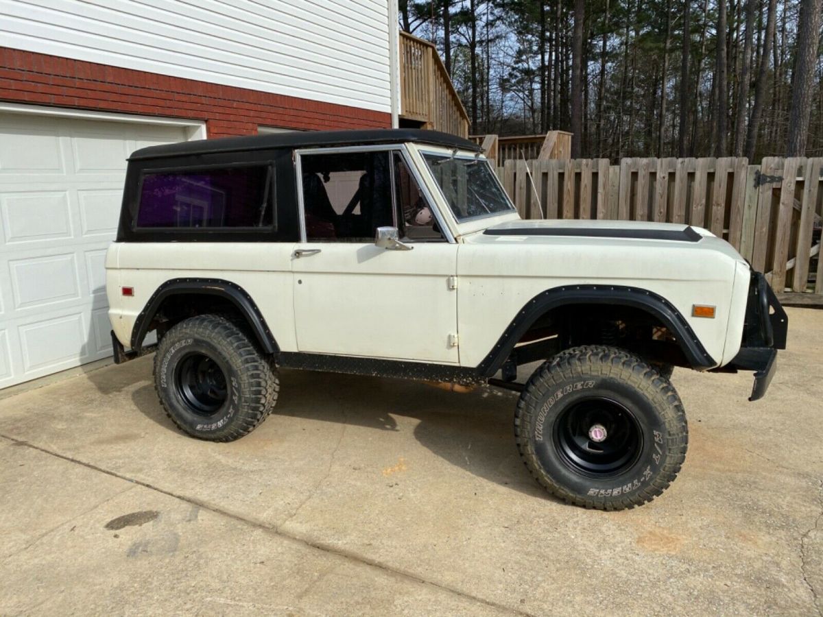 1972 ford bronco solid truck engine 302 disassembled manual trans 1972 Ford Bronco solid truck engine 302 disassembled manual trans