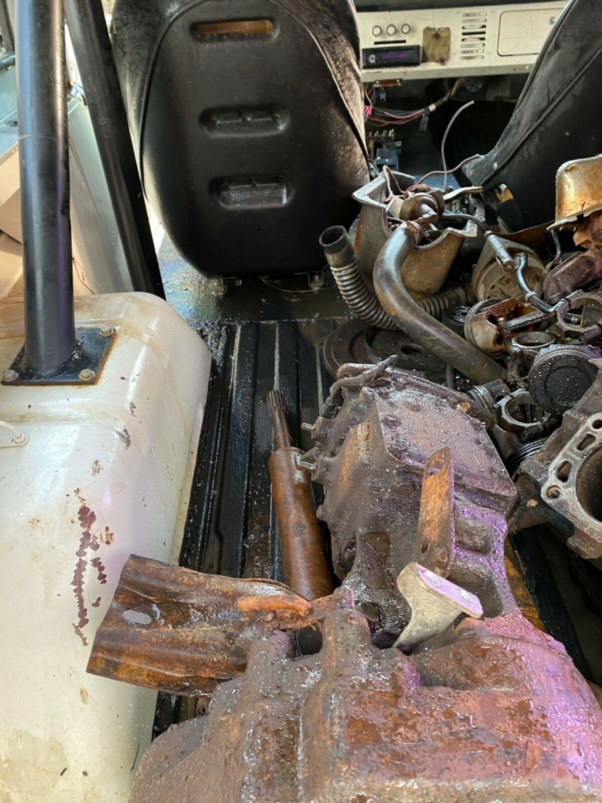 1972 Ford Bronco solid truck engine 302 disassembled manual trans - photo 7