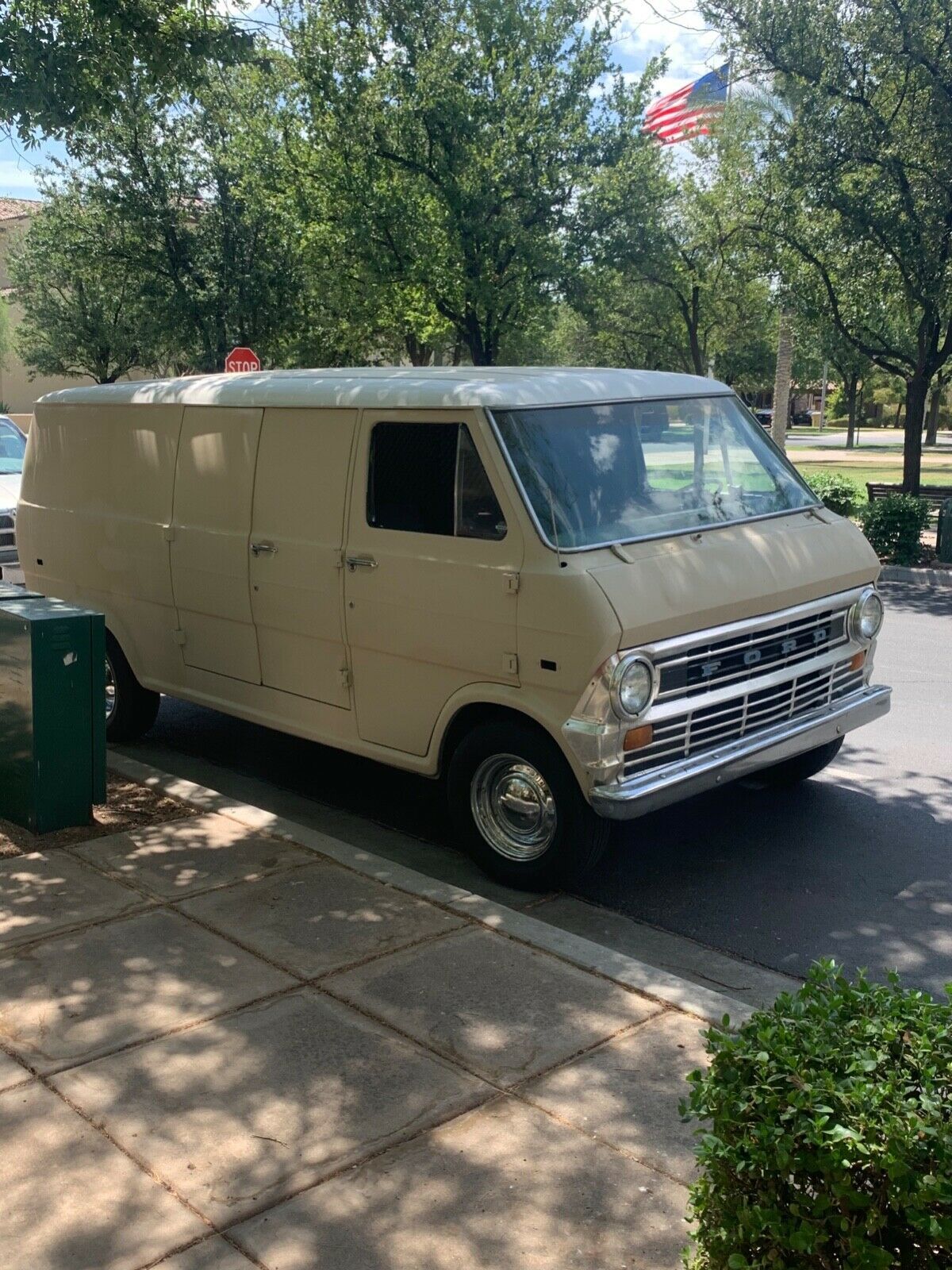 1972 Ford E-Series Van