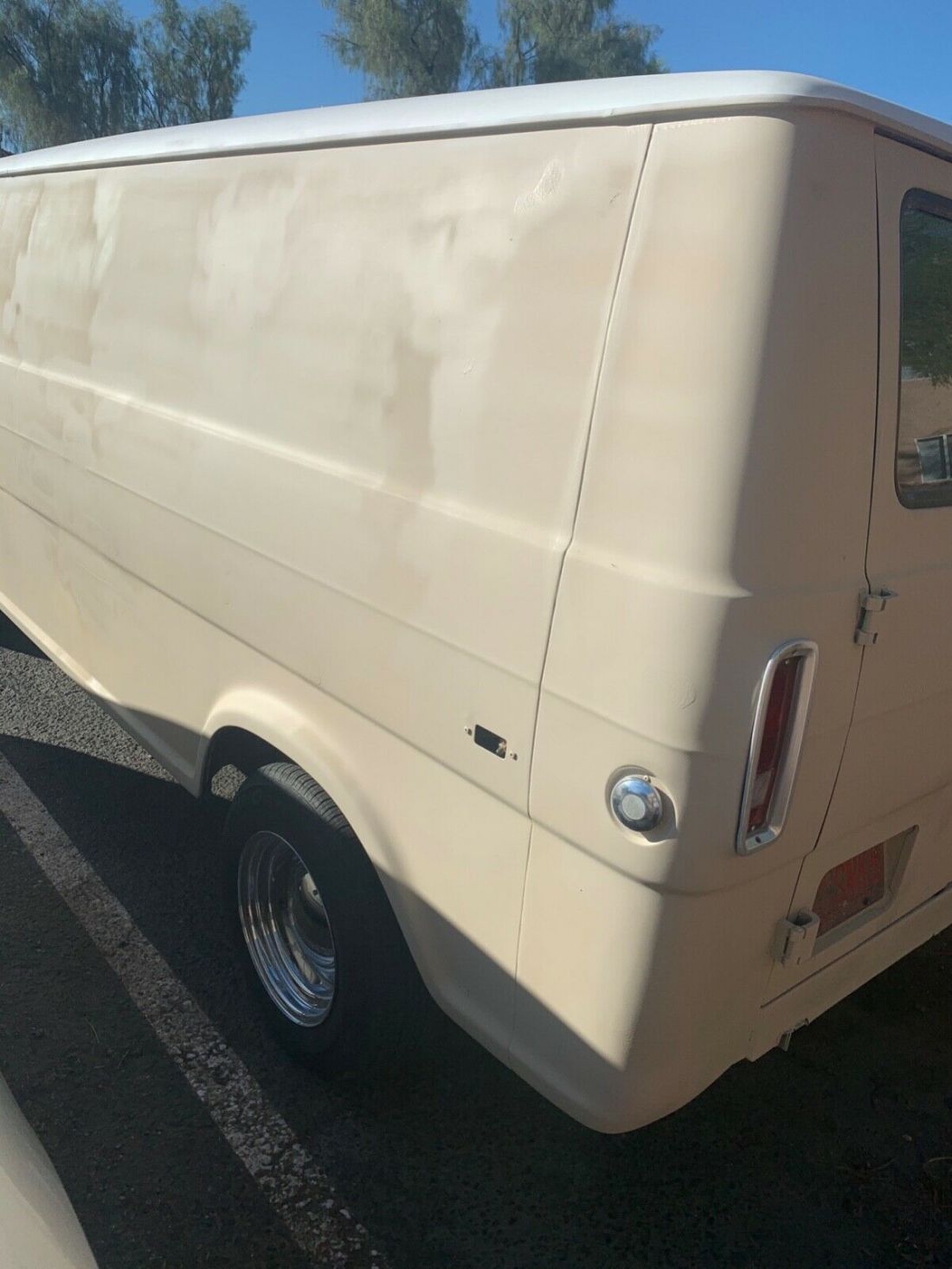 1972 Ford E-Series Van - photo 11