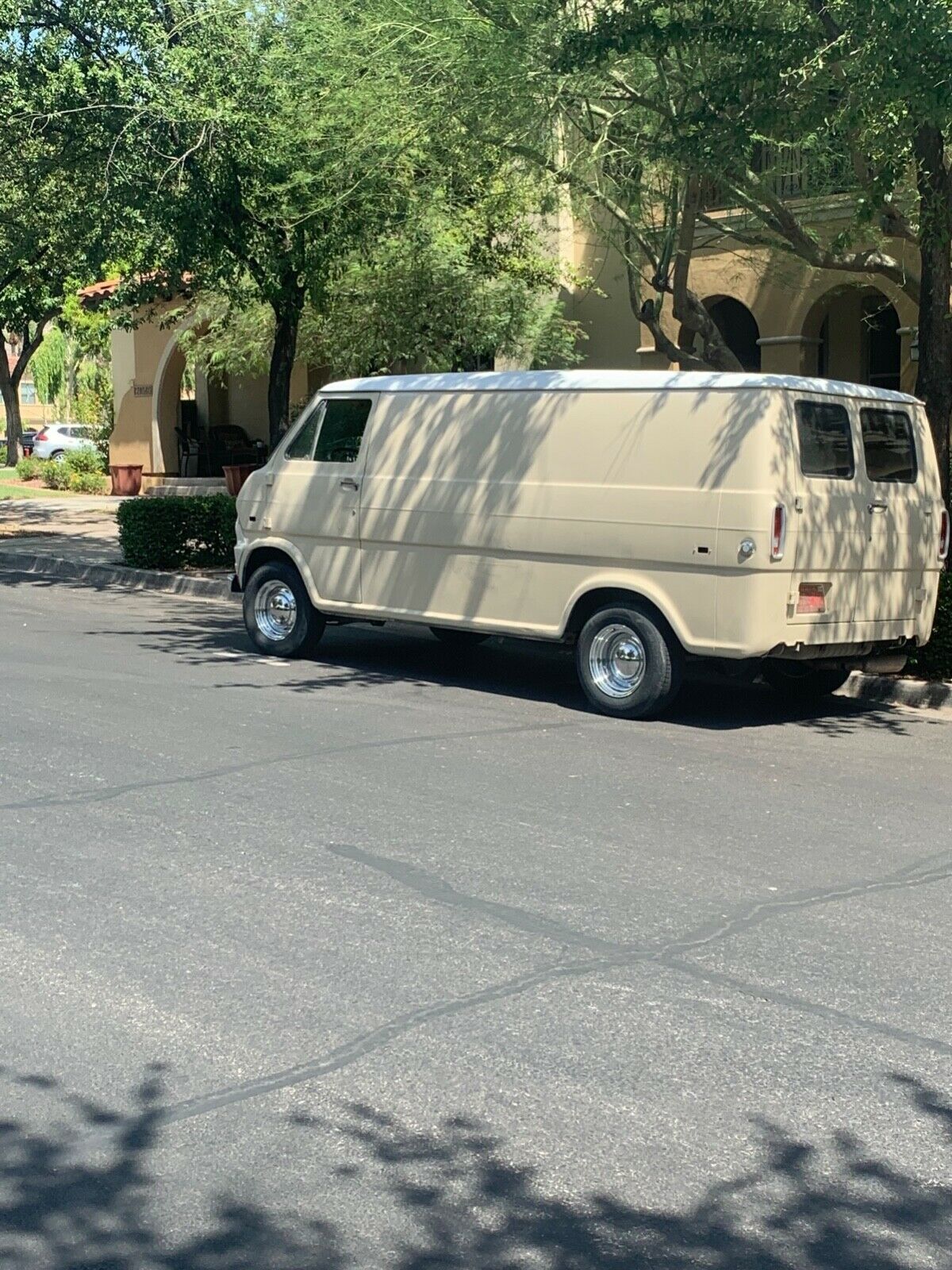 1972 Ford E-Series Van - photo 2
