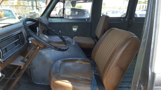 1972 Ford E-Series Van - photo 11