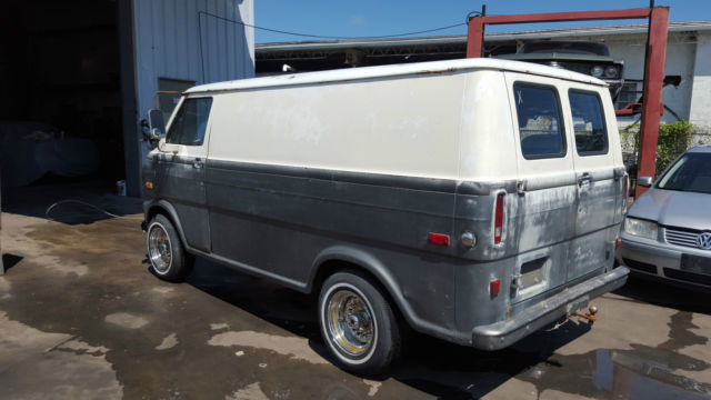 1972 Ford E-Series Van - photo 3