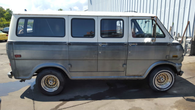 1972 Ford E-Series Van - photo 6