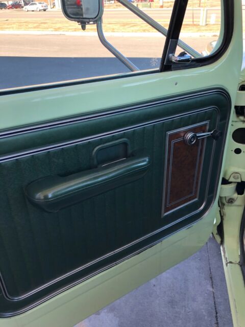 1972 Ford F-250 Ranger XLT Camper Special - photo 6