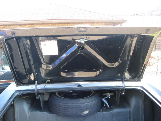 1972 Ford Galaxie LTD Brougham 4-Door Vinyl Top - photo 11
