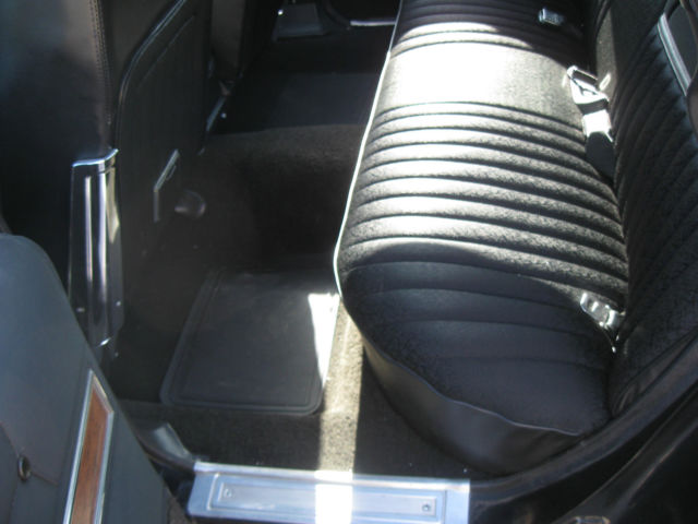 1972 Ford Galaxie LTD Brougham 4-Door Vinyl Top - photo 9