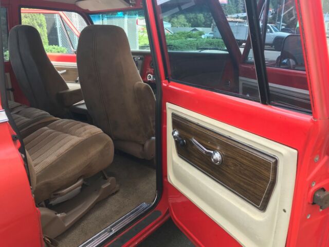1972 GMC Suburban - photo 10