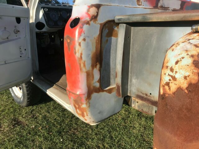 1972 GMC K15 Factory Bucket Seats, A/C - photo 5