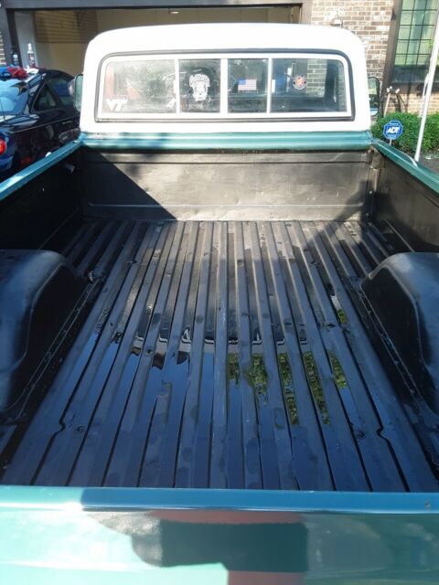 1972 GMC K2500 custom camper - photo 10