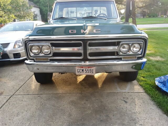 1972 GMC K2500 custom camper - photo 9