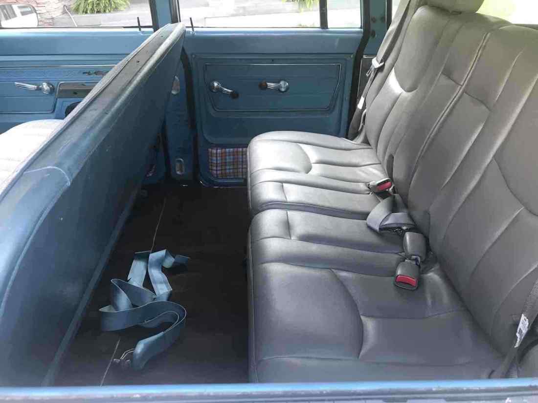 1972 GMC Suburban - photo 13