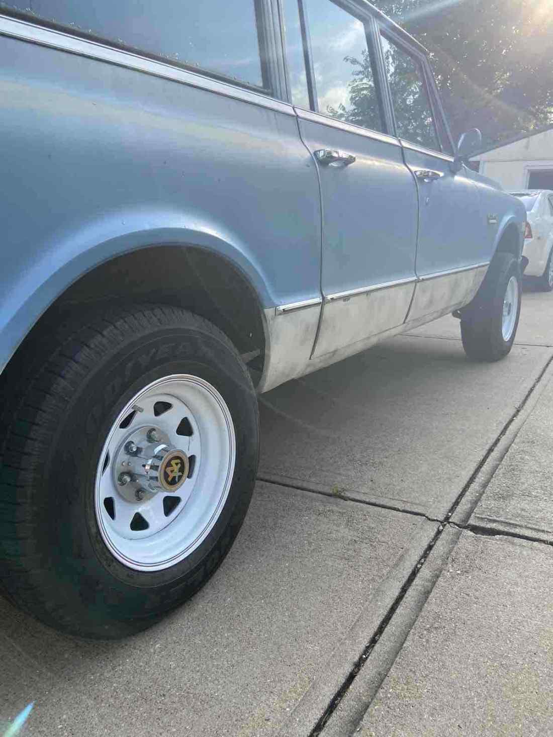 1972 GMC Suburban - photo 8