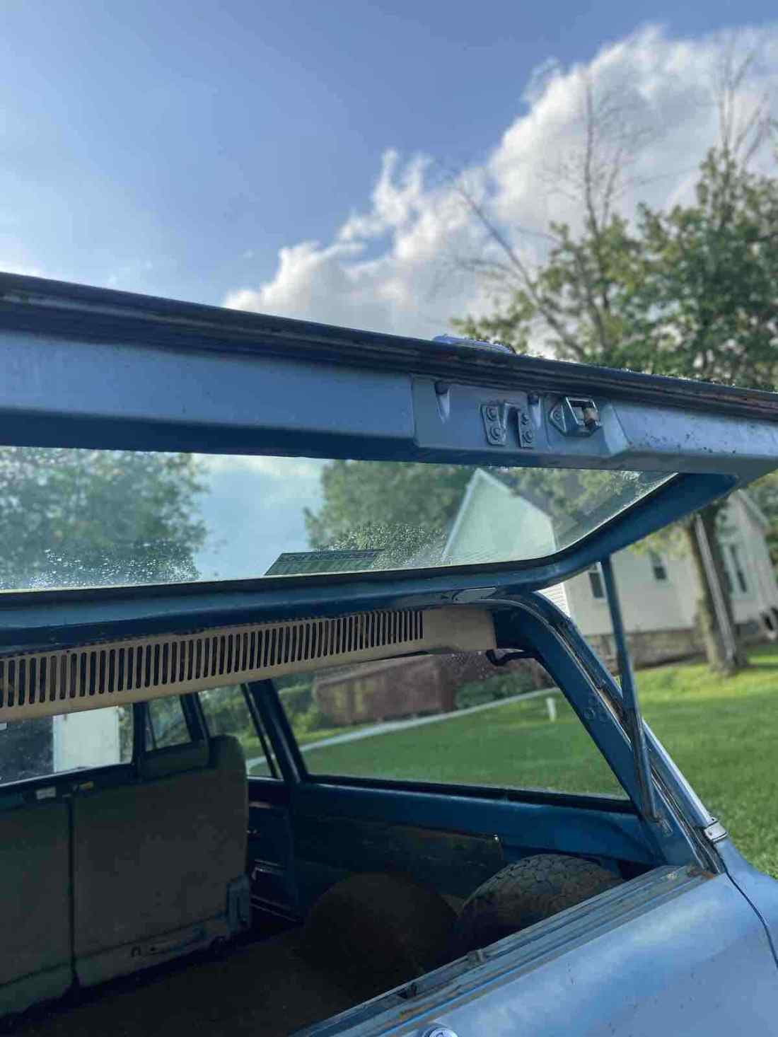 1972 GMC Suburban - photo 9