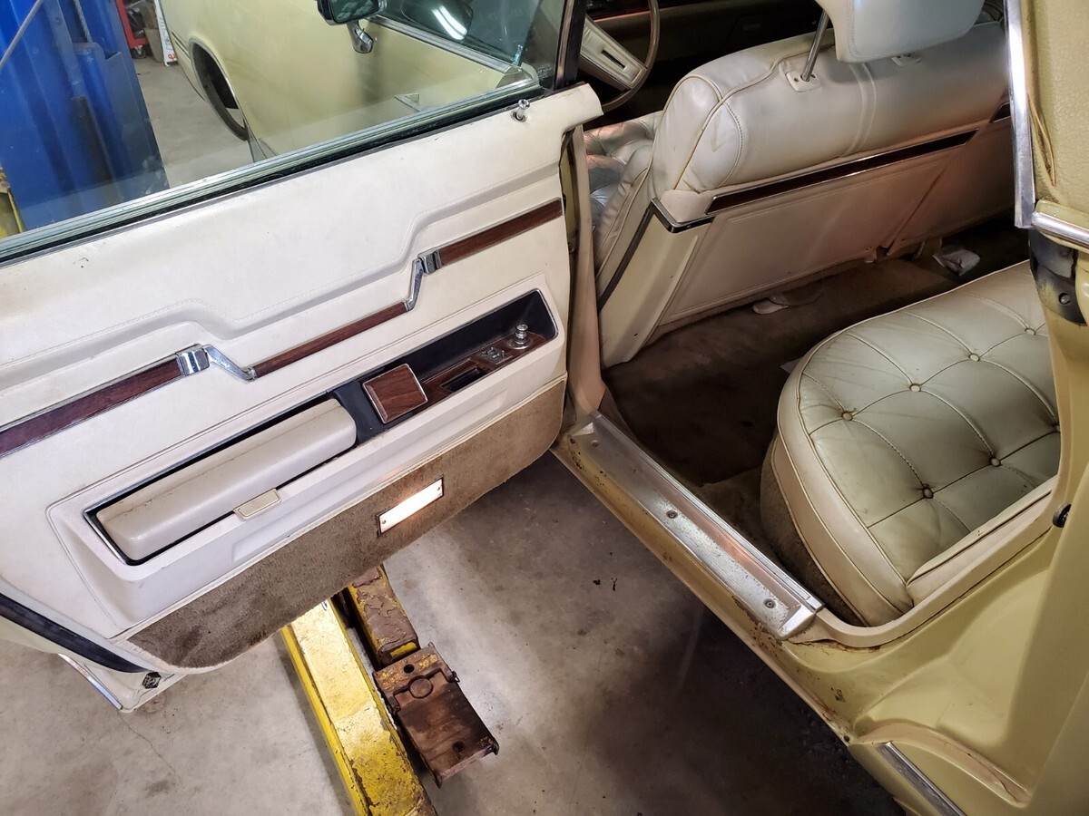 1972 Chrysler Imperial - photo 13