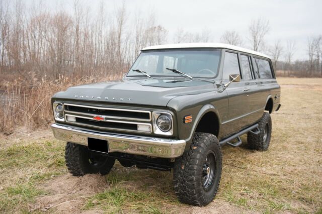 1972 Chevrolet Suburban K20 - photo 2