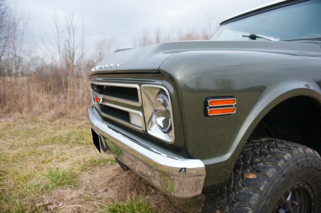 1972 Chevrolet Suburban K20 - photo 3